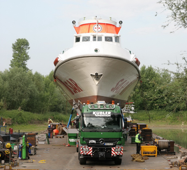 Seenotrettungskreuzer John T. Essberger - Copyright: www.olli80.de