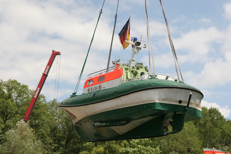 Verladung des Beiboots - Copyright: www.olli80.de