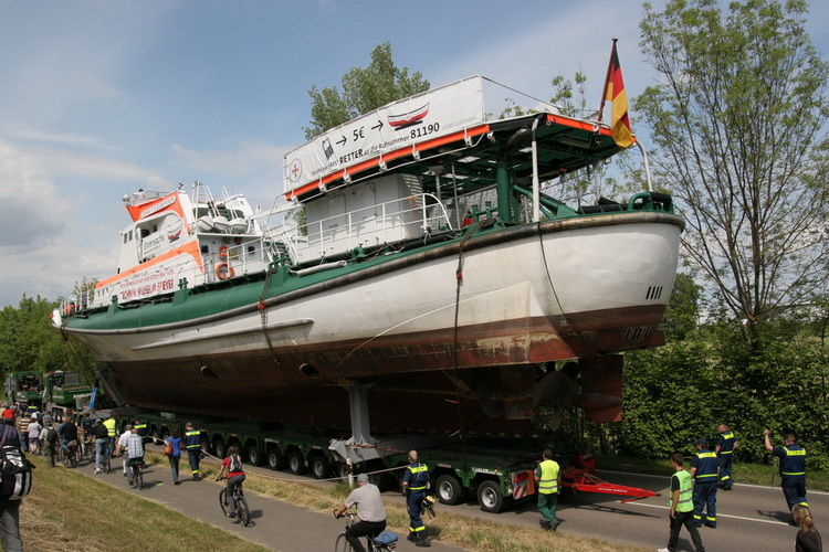 Seenotrettungskreuzer John T. Essberger - Copyright: www.olli80.de