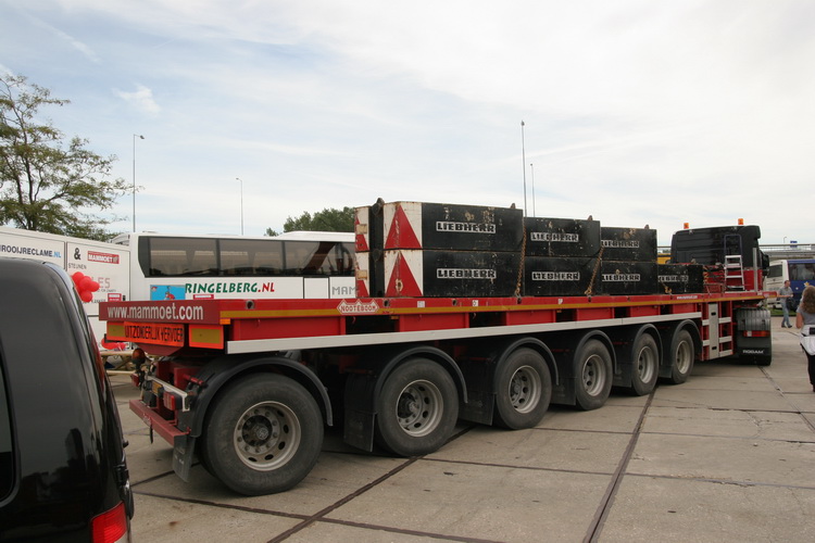 Mammoet MB Actros 3355 mit Nooteboom Ballastuaflieger  - Copyright: www.olli80.de