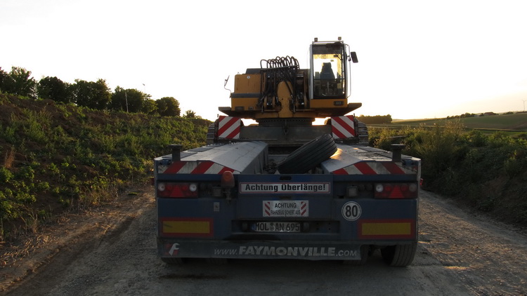 MAN TGX 41.680 mit Faymonville Variomax und Vorwerk Liebherr 974B - Copyright: www.olli80.de