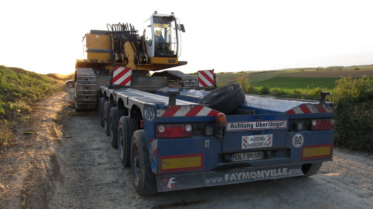 MAN TGX 41.680 mit Faymonville Variomax und Vorwerk Liebherr 974B - Copyright: www.olli80.de