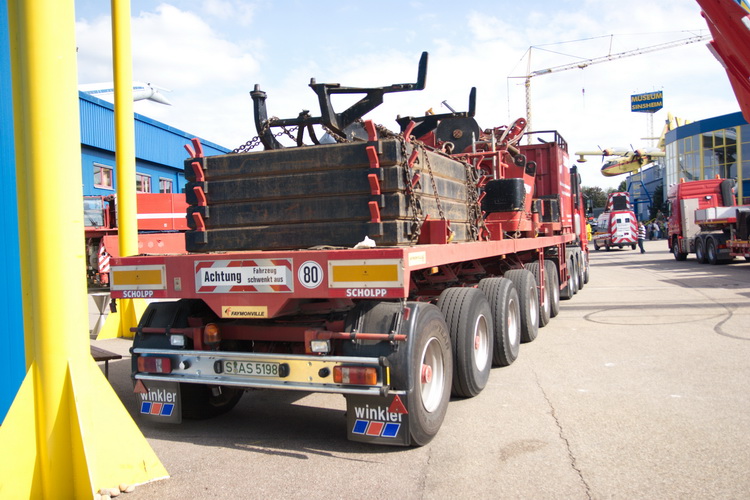 Scholpp Begleitfahrzeug des Demag AC 650 - Copyright: www.olli80.de