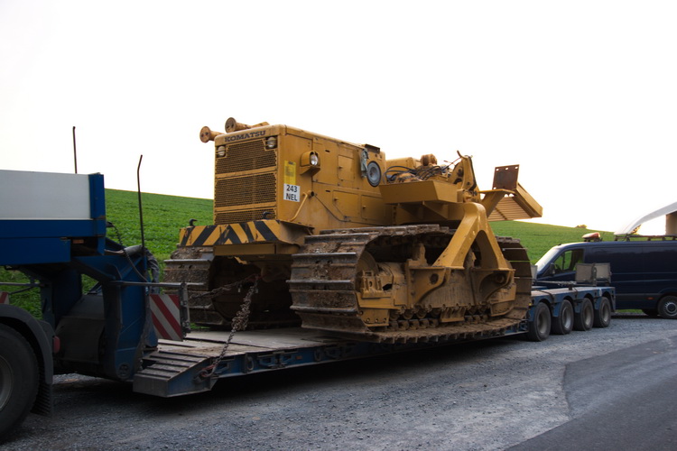 SLT MAN TGX 41.540 mit Faymonville Auflieger und Komatsu Rohrleger - Copyright: www.olli80.de