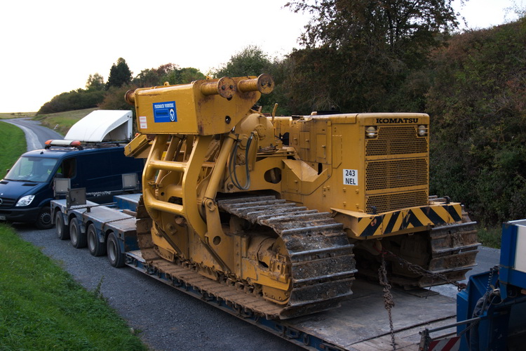 SLT MAN TGX 41.540 mit Faymonville Auflieger und Komatsu Rohrleger  - Copyright: www.olli80.de