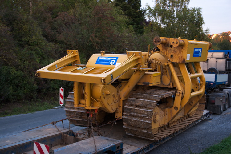 SLT MAN TGX 41.540 mit Faymonville Auflieger und Komatsu Rohrleger - Copyright: www.olli80.de