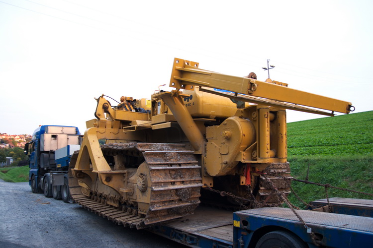 SLT MAN TGX 41.540 mit Faymonville Auflieger und Komatsu Rohrleger - Copyright: www.olli80.de