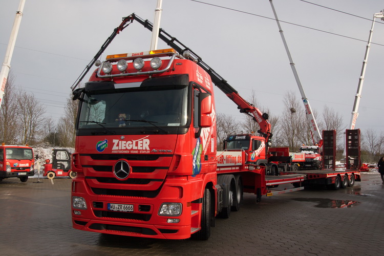 Ziegler MB Actros MP III mit Vorlaufachse  - Copyright: www.olli80.de