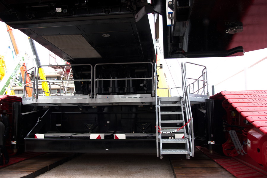 Mammoet LR 11000 Zentralballast - Copyright: www.olli80.de