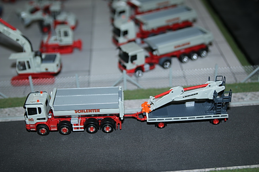Thomas Scheermesser: Schlenter Transport eines Baggerarms - Copyright: www.olli80.de