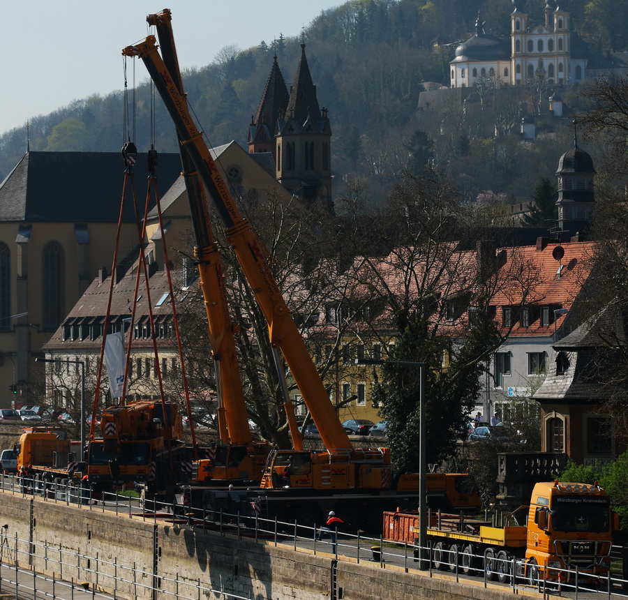 Würzburger Kranverleih LTM 1100/2 + LTM 1220-5.1 + LTM 1130-5.1  - Copyright: www.olli80.de