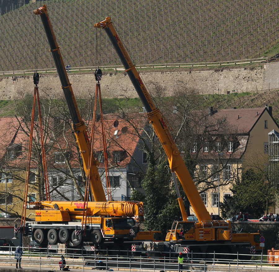 Würzburger Kranverleih LTM 1100/2 + LTM 1220-5.1 + LTM 1130-5.1 - Copyright: www.olli80.de