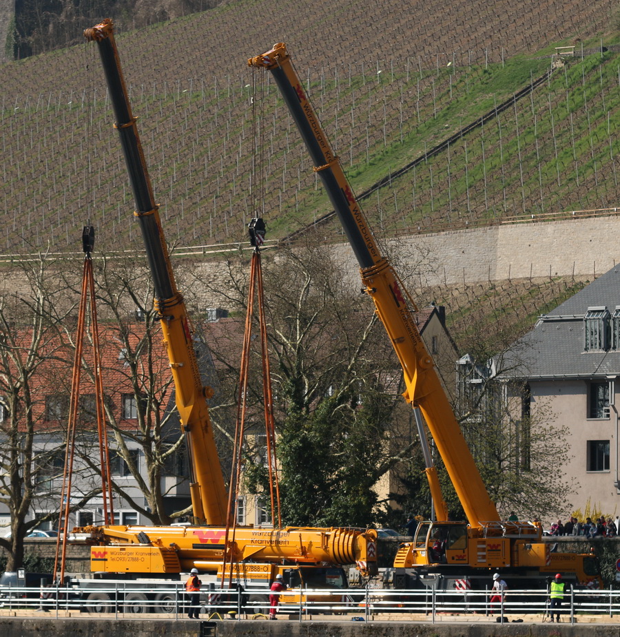 Würzburger Kranverleih LTM 1100/2 + LTM 1220-5.1 + LTM 1130-5.1 - Copyright: www.olli80.de