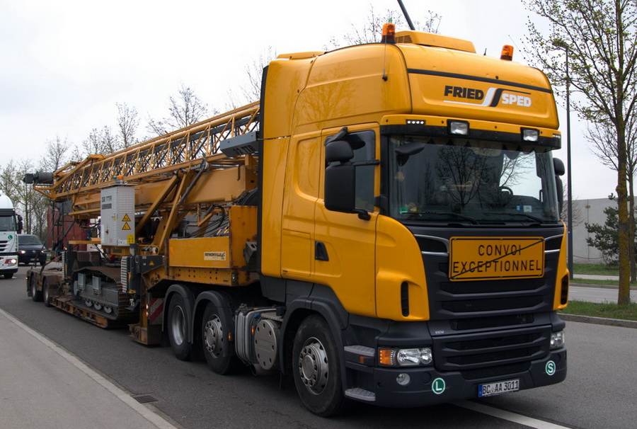 Friedsped mit einem Raupenbaukran - Copyright: www.olli80.de
