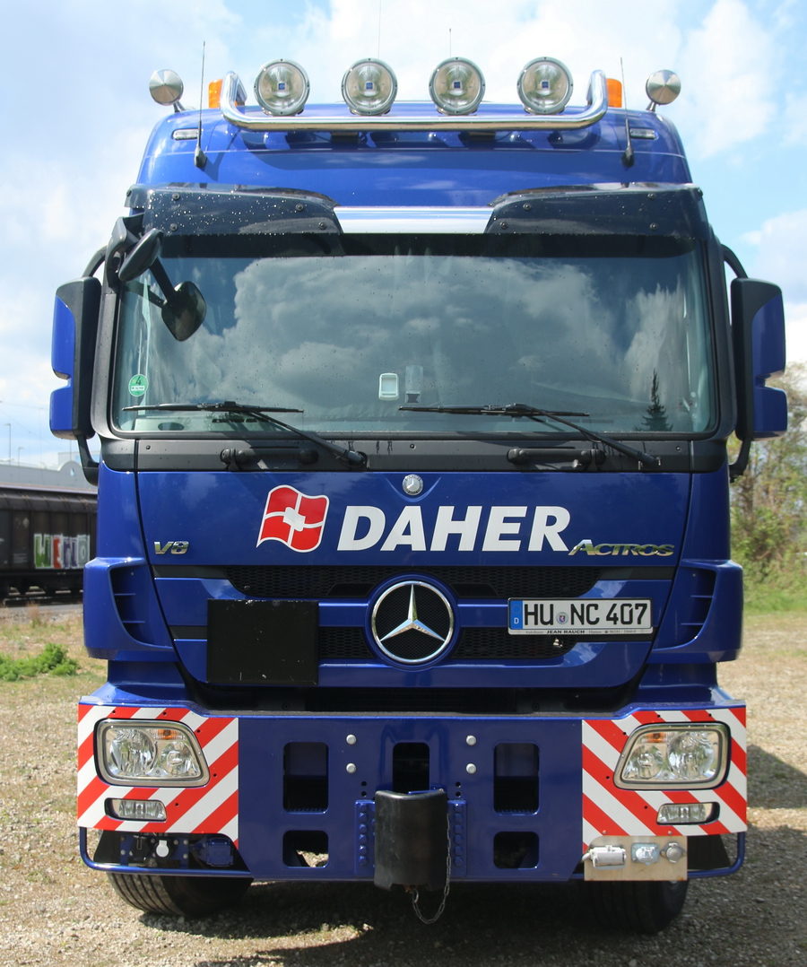 Daher-NCS MB Actros MP III 3365 - Copyright: www.olli80.de