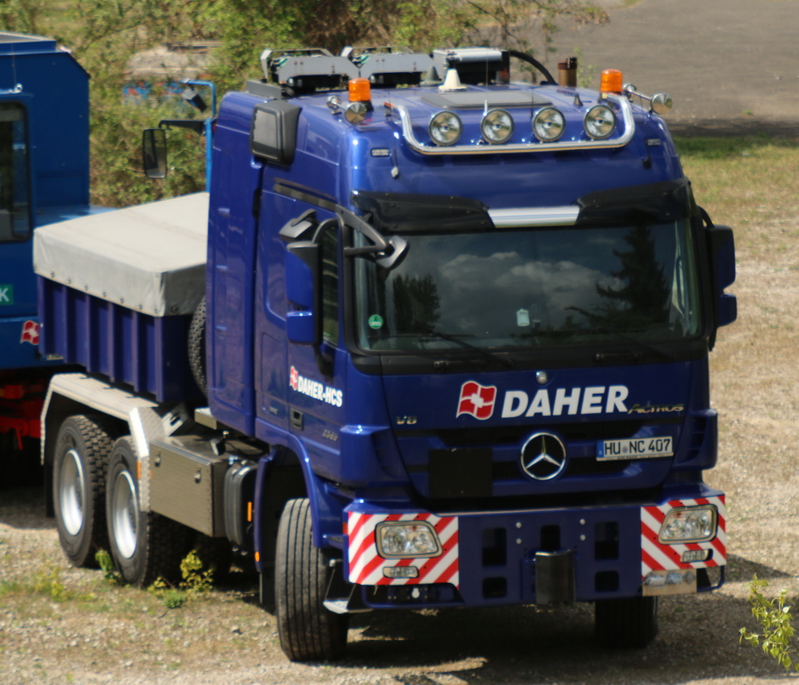 Daher-NCS MB Actros MP III 3365 - Copyright: www.olli80.de