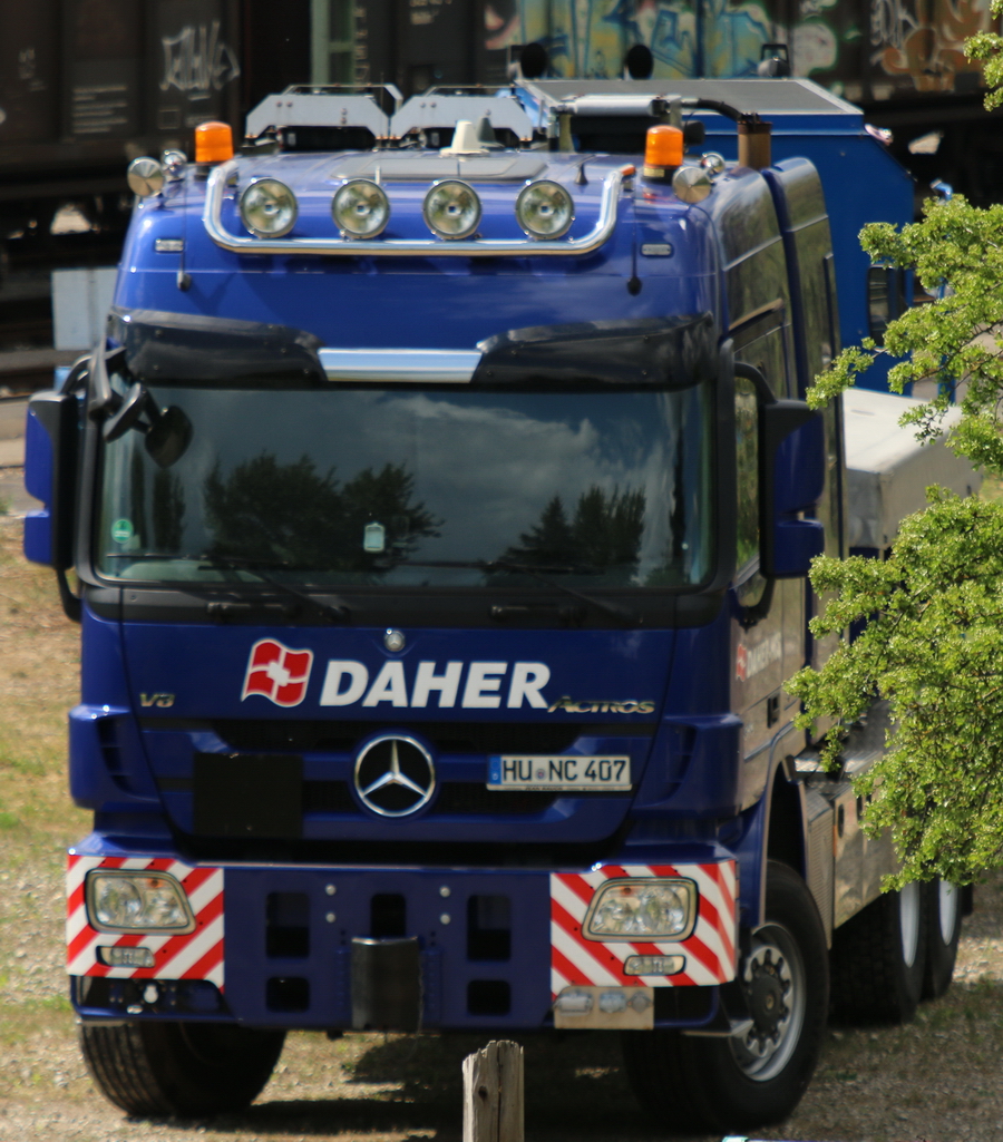Daher-NCS MB Actros MP III 3365  - Copyright: www.olli80.de