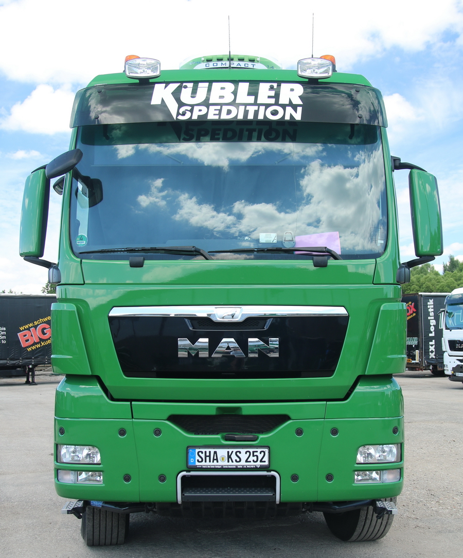 Kübler MAN TGX 26.540 mit Semiauflieger - Copyright: www.olli80.de