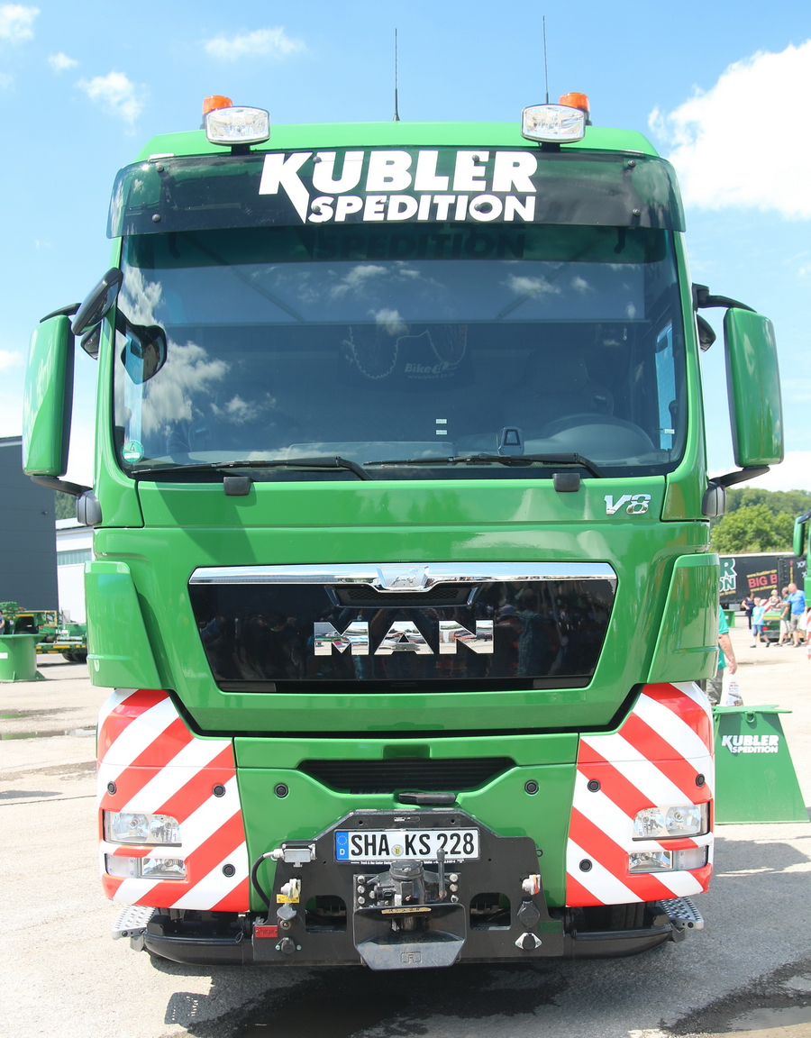 Kübler MAN TGX 41.680 mit Scheuerle Interkombi und Kesselbett - Copyright: www.olli80.de