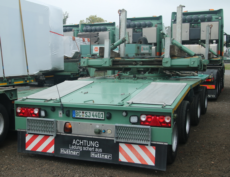 Max Wild Volvo FH 16 580 mit Huttner Nachläufer - Copyright: www.olli80.de