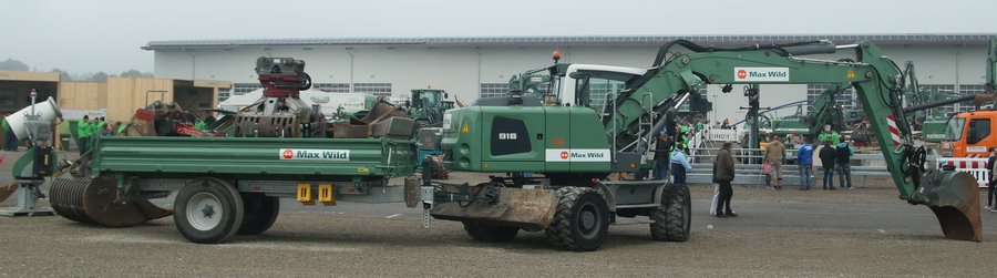 Max Wild Liebherr 918 mit Einachsanhänger - Copyright: www.olli80.de