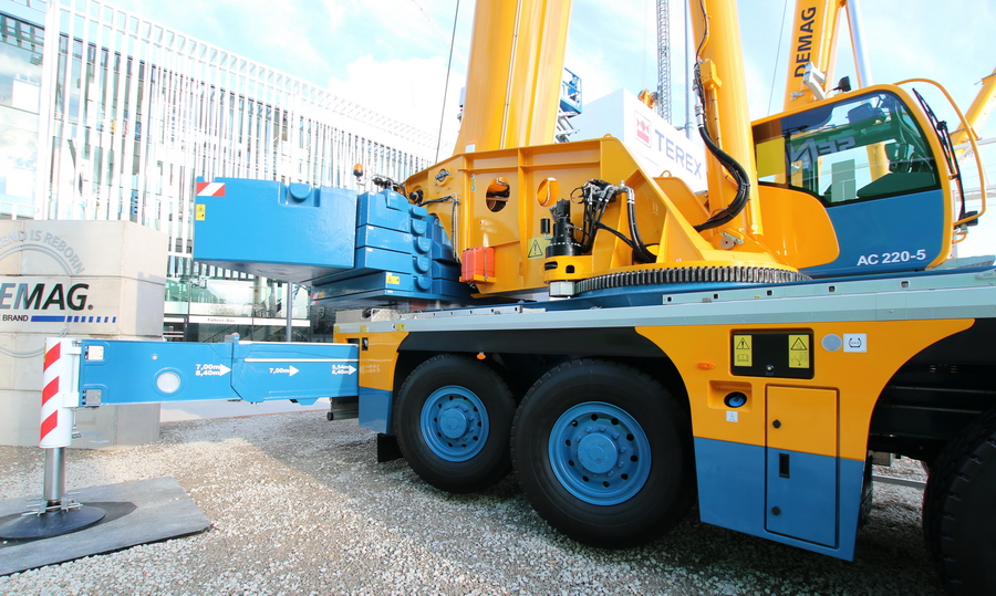 Demag AC 220-5  - Copyright: www.olli80.de