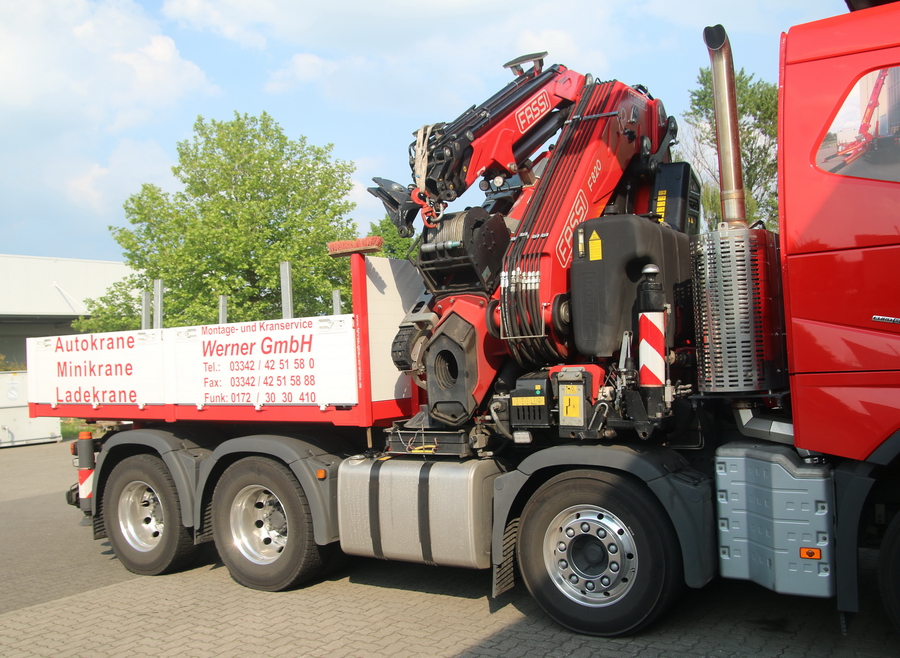 Montage und Kranservice Werner GmbH: Volvo FH 540 mit Fassi F 820 - Copyright: www.olli80.de