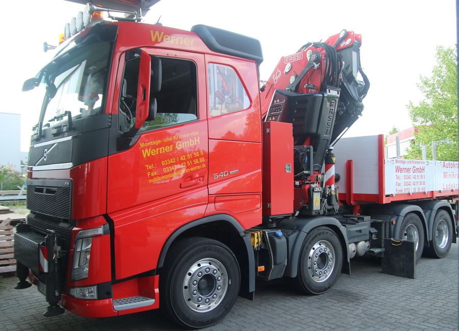 Montage und Kranservice Werner GmbH: Volvo FH 540 mit Fassi F 820 - Copyright: www.olli80.de