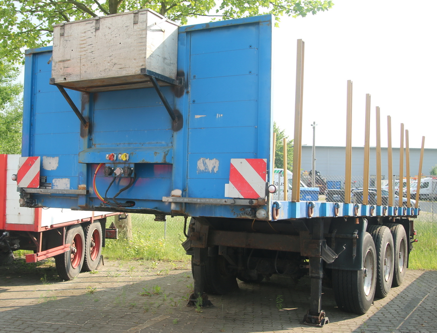 Montage und Kranservice Werner GmbH: Pritschensattelauflieger - Copyright: www.olli80.de