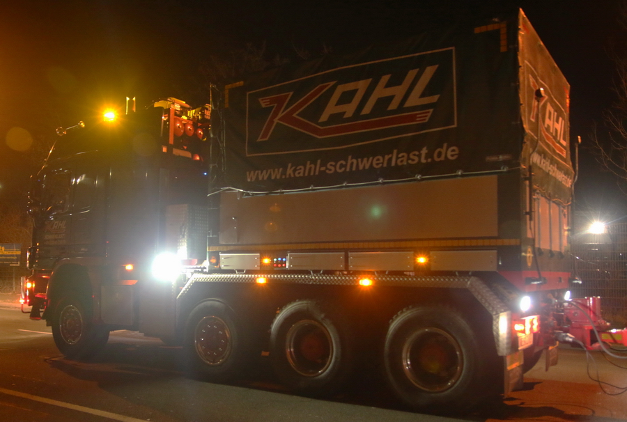 Kahl mit Goldhofer Greiner Seitenträgerbrücke und Transformator - Copyright: www.olli80.de