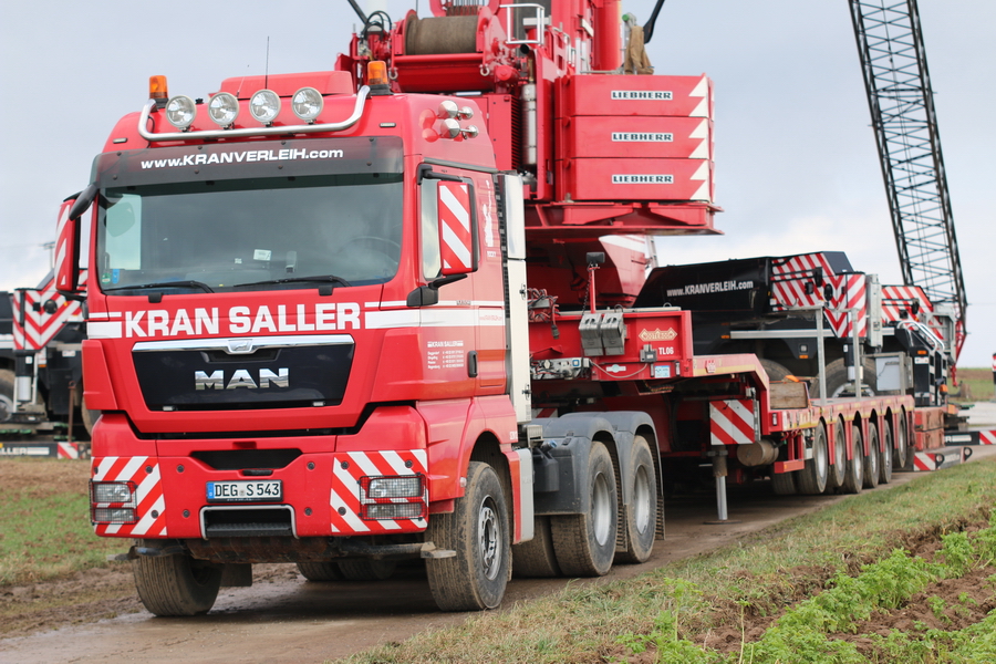 Saller MAN TGX 33.540 mit Semiauflieger - Copyright: www.olli80.de