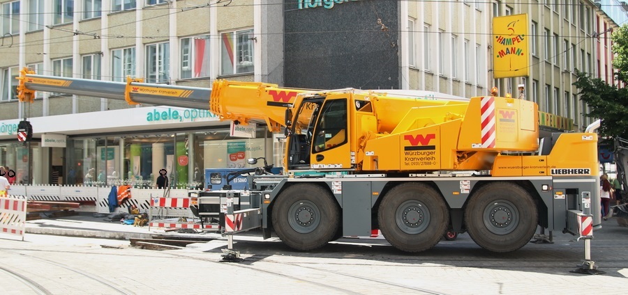 Würzburger Kranverleih LTC 1050-3.1 - Copyright: www.olli80.de