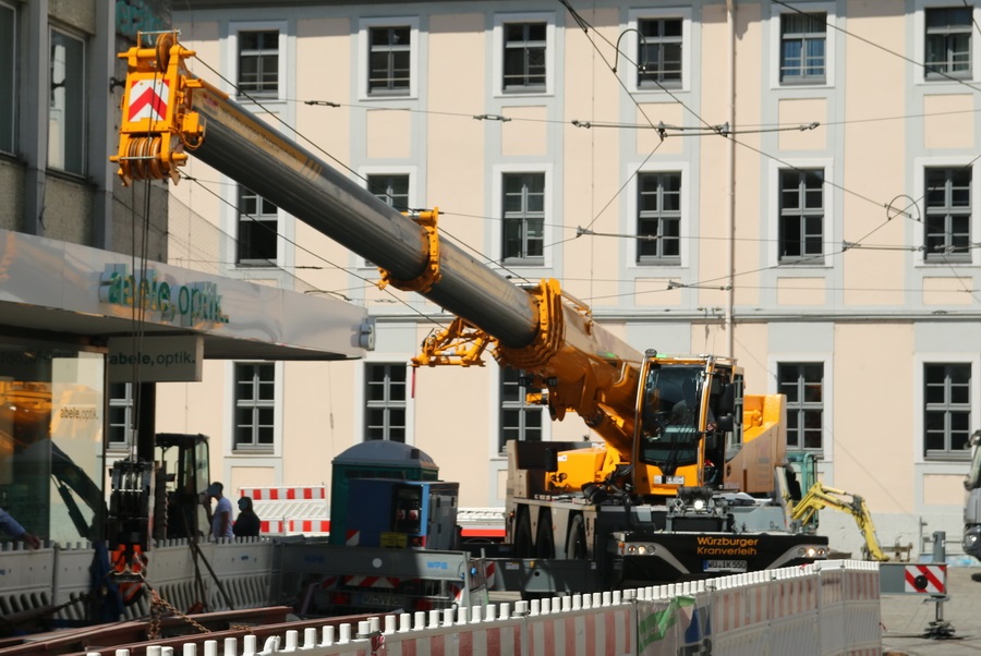 Würzburger Kranverleih LTC 1050-3.1 - Copyright: www.olli80.de