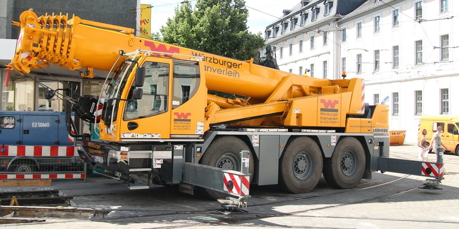 Würzburger Kranverleih LTC 1050-3.1 - Copyright: www.olli80.de