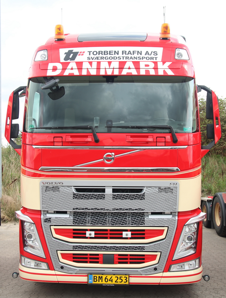 Torben Rafn - Volvo FH 16 500 mit Vorlaufachse - Copyright: www.olli80.de