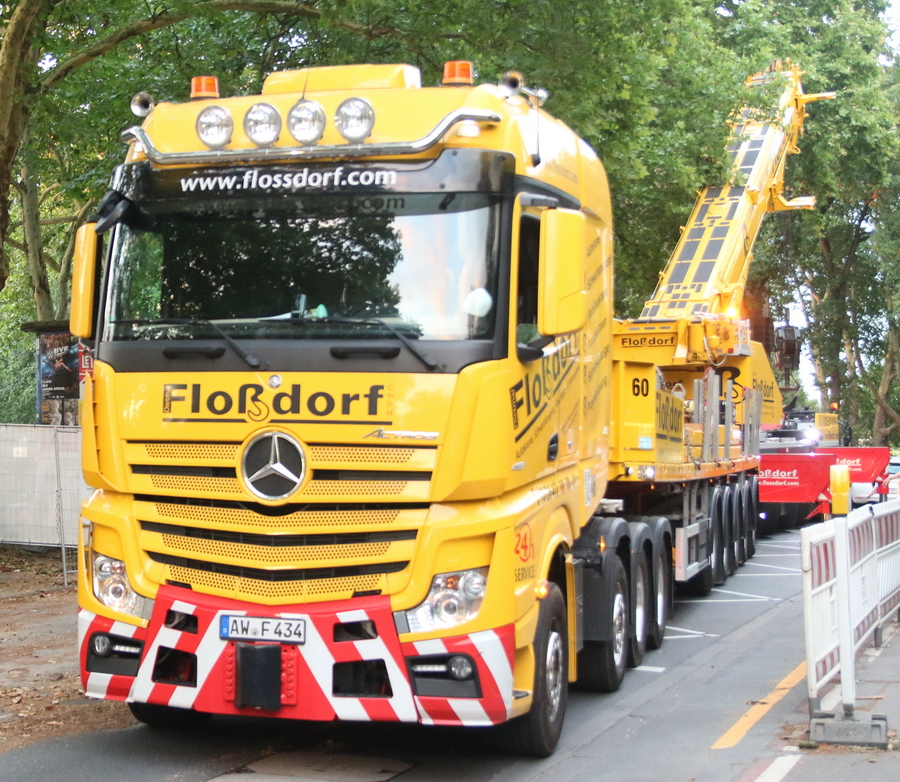 Floßdorf - MB Actros 4163 mit Faymonville Ballasttrailer - Copyright: www.olli80.de