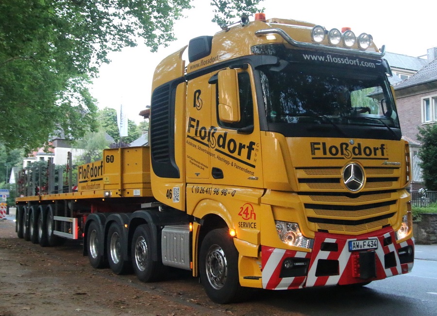 Floßdorf - MB Actros 4163 mit Faymonville Ballasttrailer - Copyright: www.olli80.de