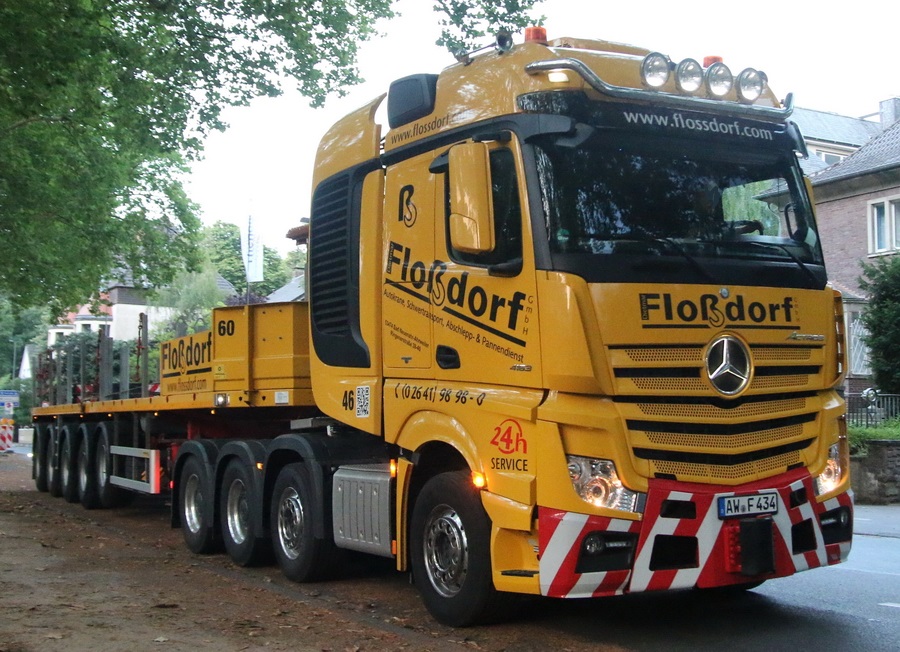 Floßdorf - MB Actros 4163 mit Faymonville Ballasttrailer - Copyright: www.olli80.de