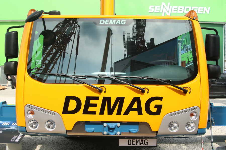Demag AC 100-4L Frontansicht - Copyright: www.olli80.de