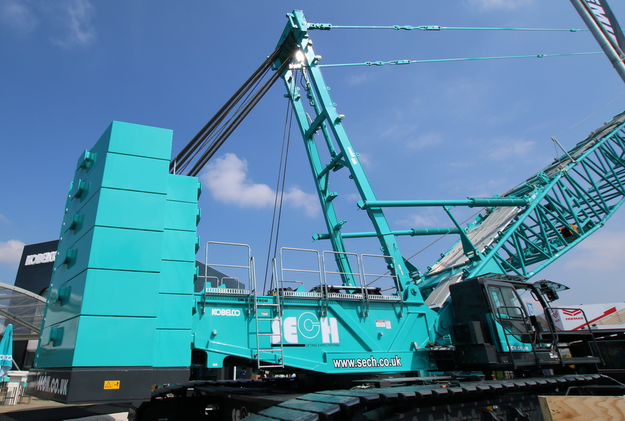 Kobelco CKE 3000G - Copyright: www.olli80.de