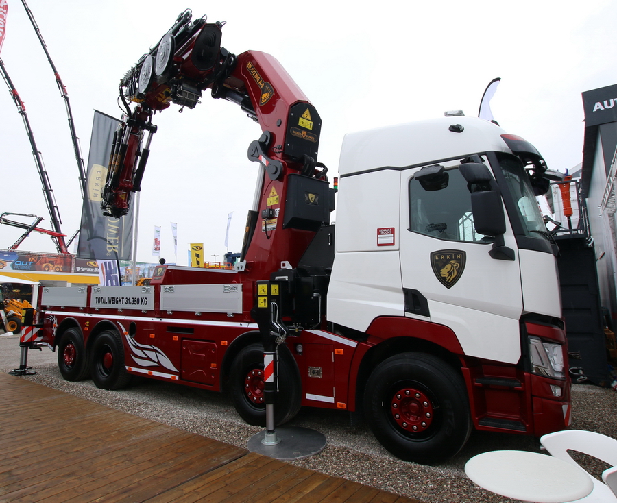 Erkin ER 17200 auf Renault C460 8x2 - Copyright: www.olli80.de