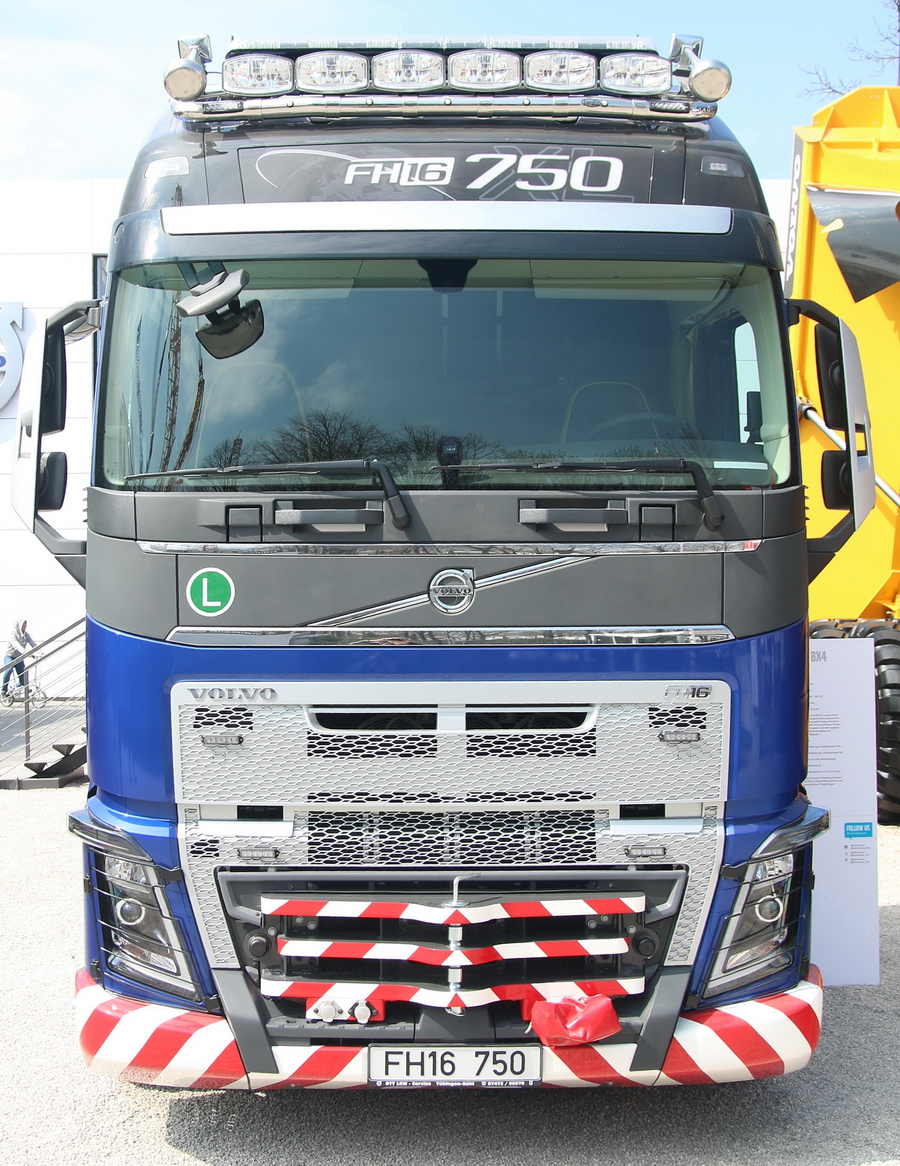 Volvo FH16 750 - Copyright: www.olli80.de