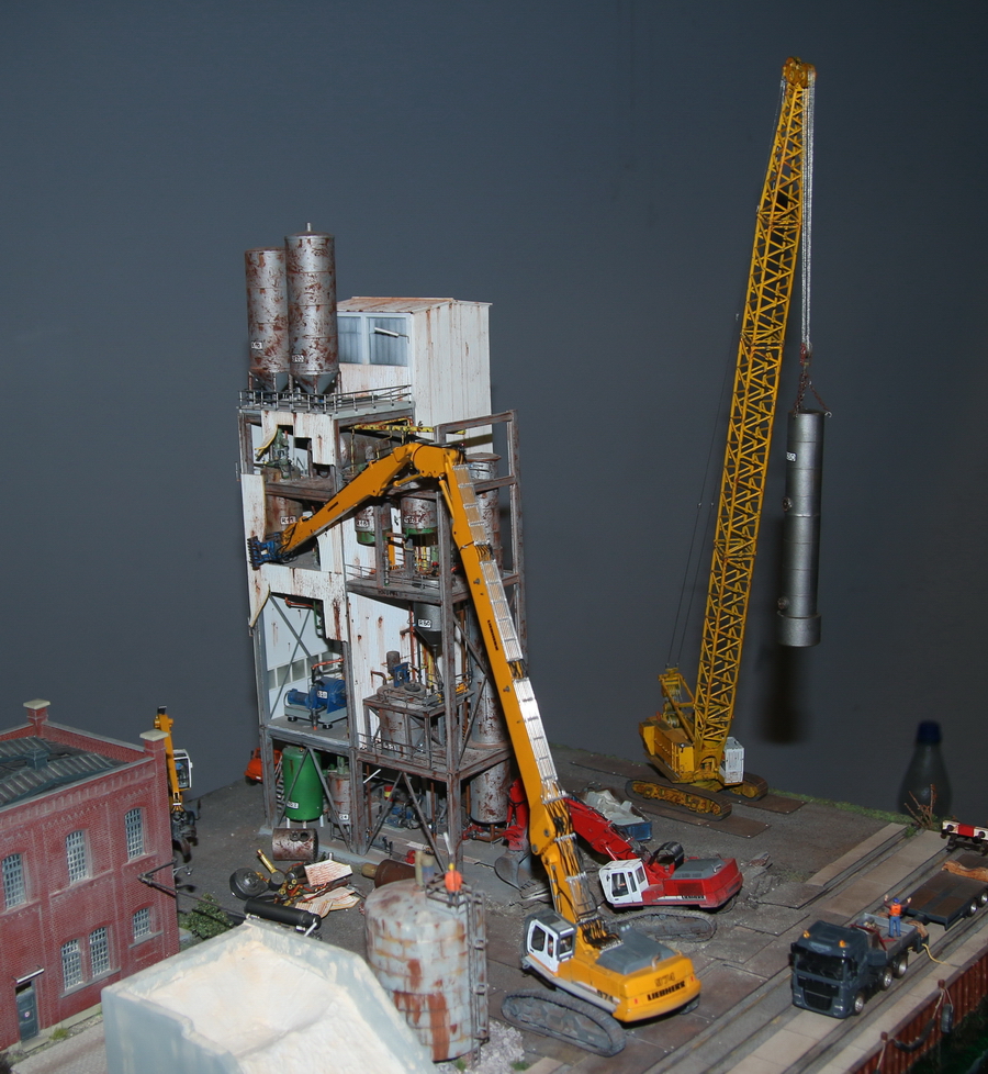 Modellfabrik: Abbruchdiorama - Copyright: www.olli80.de