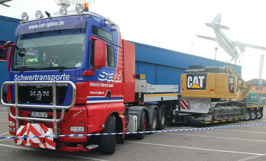 SAT MAN TGX mit Scheuerle EuroCompact - Copyright: www.olli80.de
