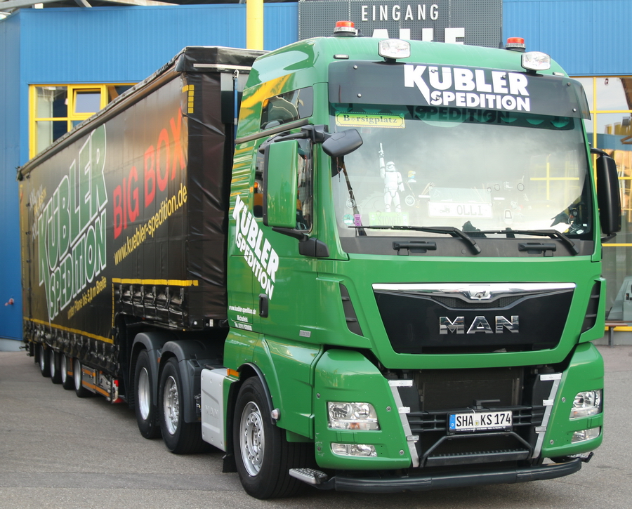 Kübler MAN TGX mit Vorlaufachse - Copyright: www.olli80.de