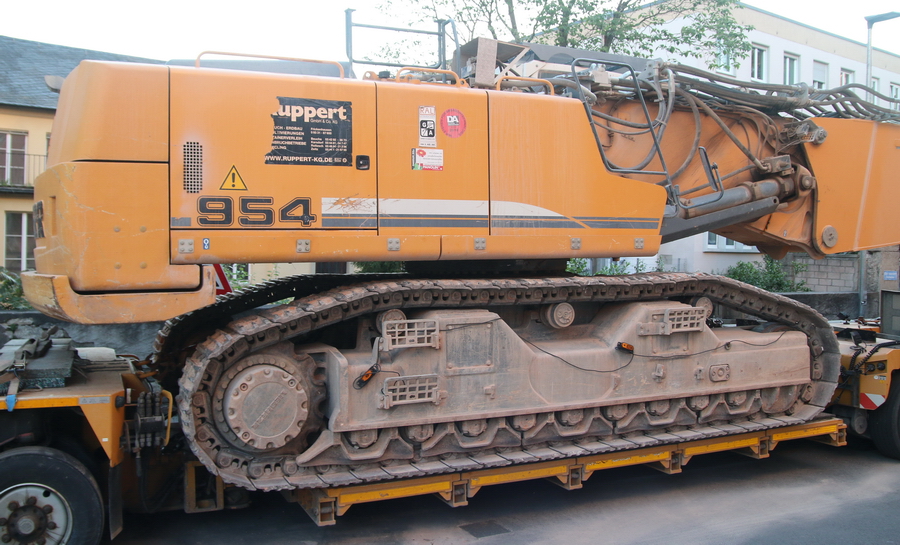 Ruppert Arocs 3363 mit Goldhofer Auflieger und Liebherr R 954 - Copyright: www.olli80.de