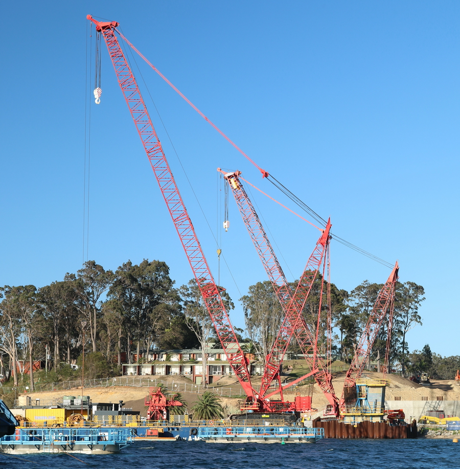 Australia Marine Services Pontons AMS 1807 mit Manitowoc 16000 - Copyright: www.olli80.de