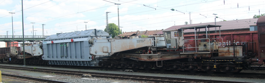 Tragschnabelwagen Uaai 831 86 80 996 0404-3 mit Transformator - Copyright: www.olli80.de