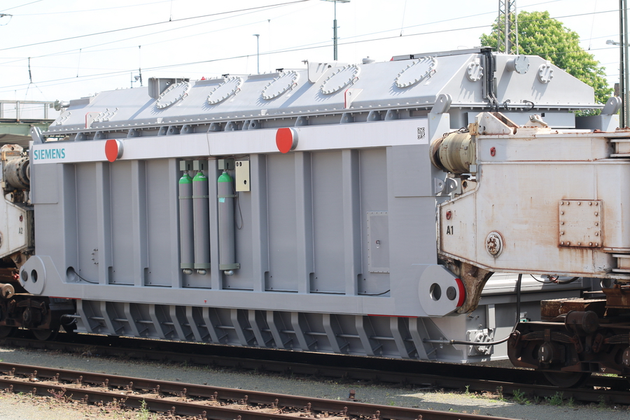 Tragschnabelwagen Uaai 831 mit Transformator - Copyright: www.olli80.de