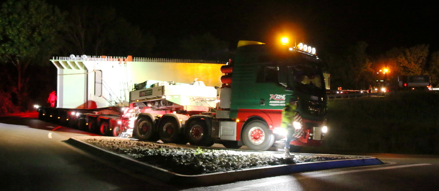 Kahl MAN TGX mit Brückenträger  - Copyright: www.olli80.de